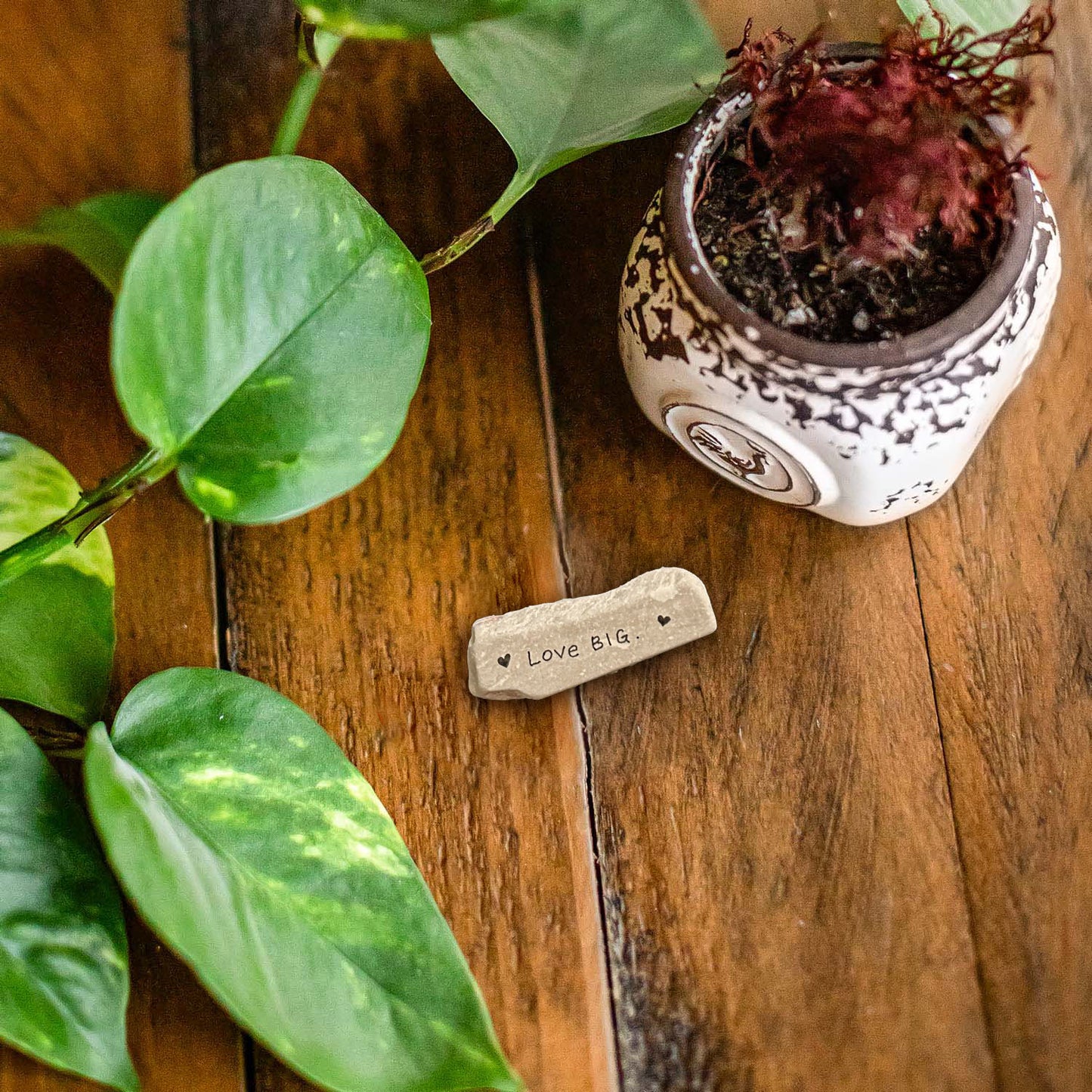 Illustrated stone magnet 48 love big 3