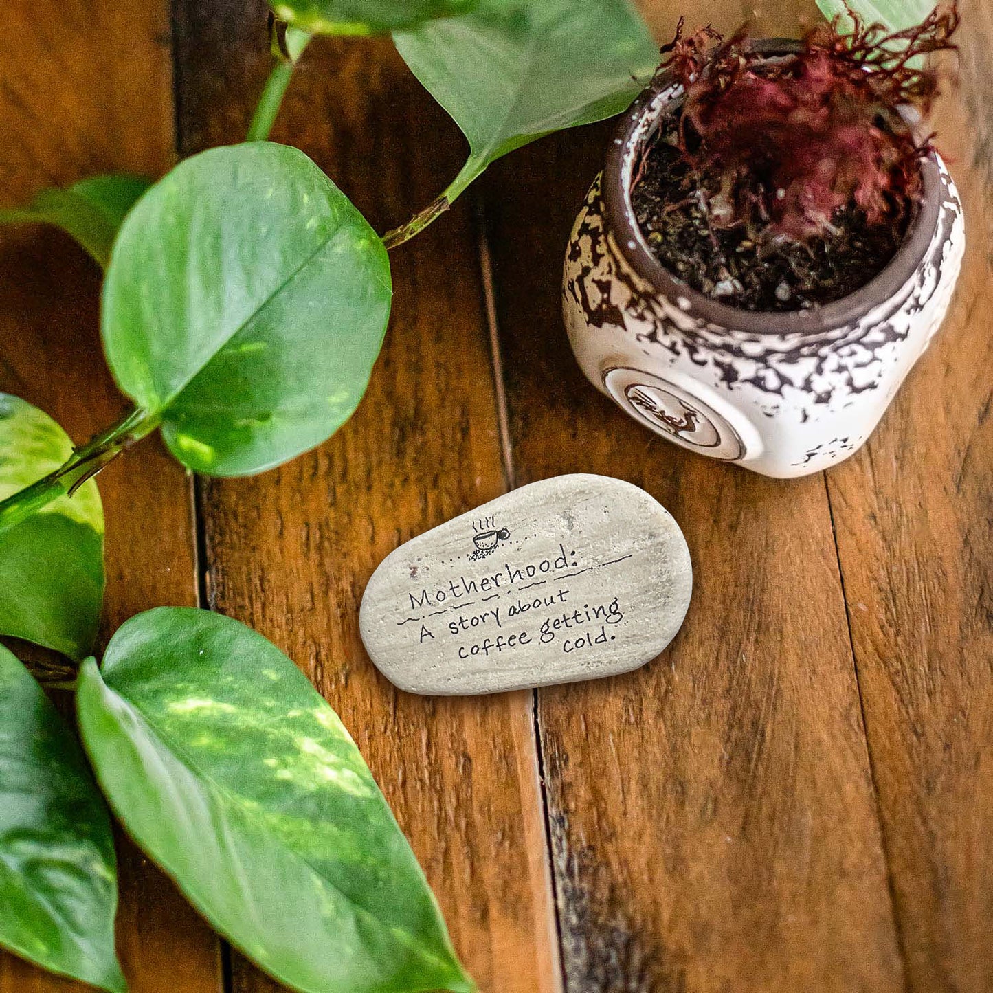 Illustrated stone magnet 50 motherhood