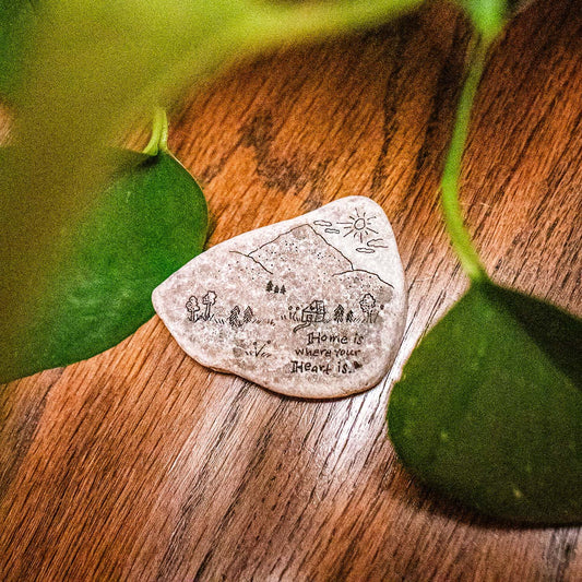 Stone art magnet 26 home is where you heart is