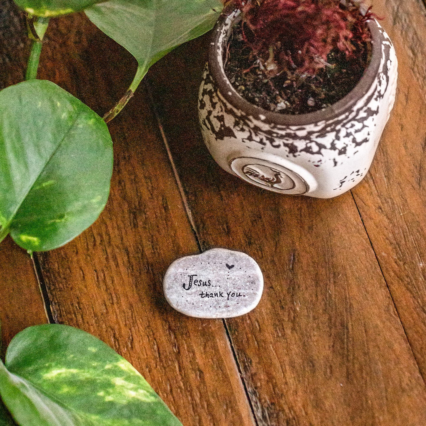 Stone art magnet 31 Jesus thank you